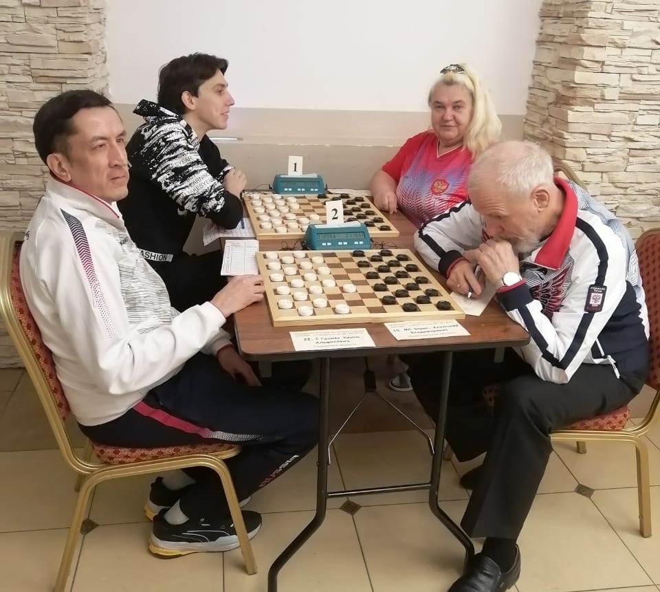 Наш земляк - чемпион России по стоклеточным шашкам 