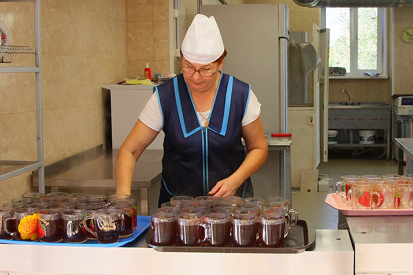 Столовая образцового содержания: Депутаты Самарской городской Думы проверили пищеблоки в школах