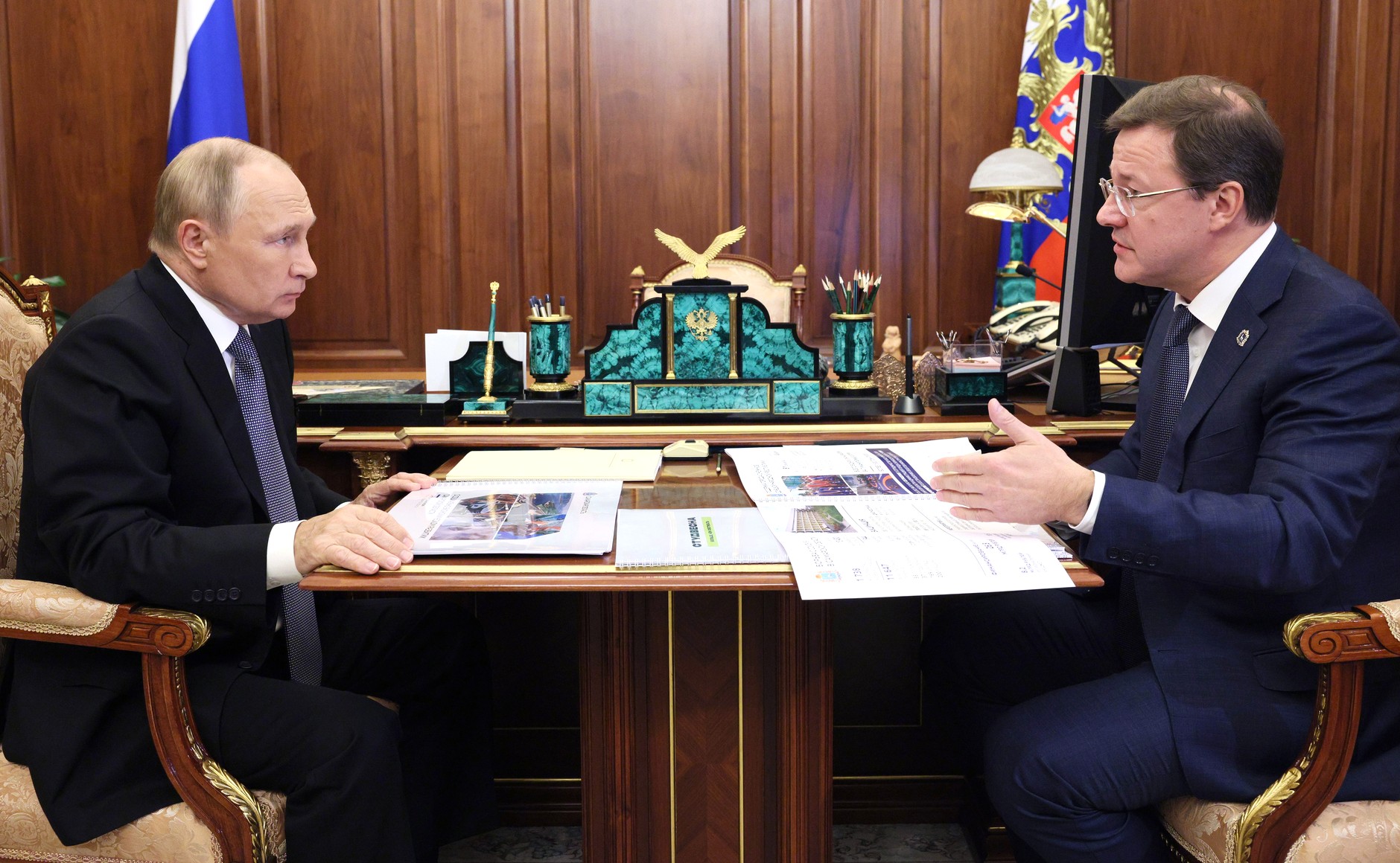 Владимир Путин встретился с Дмитрием Азаровым
