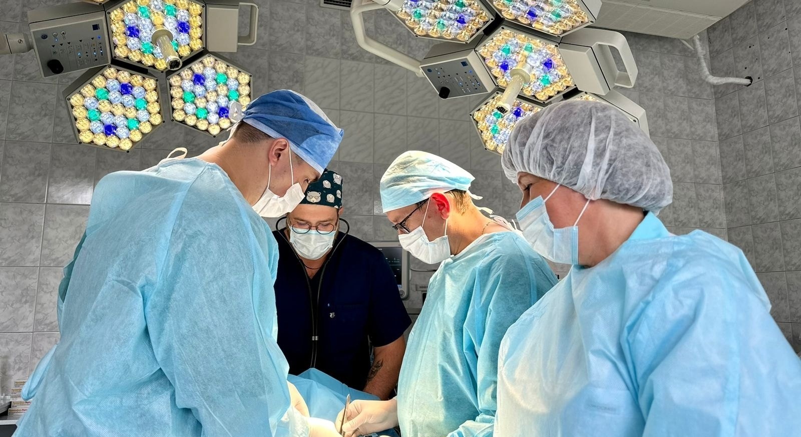 Самарские хирурги спасли новорожденного с редкой патологией 