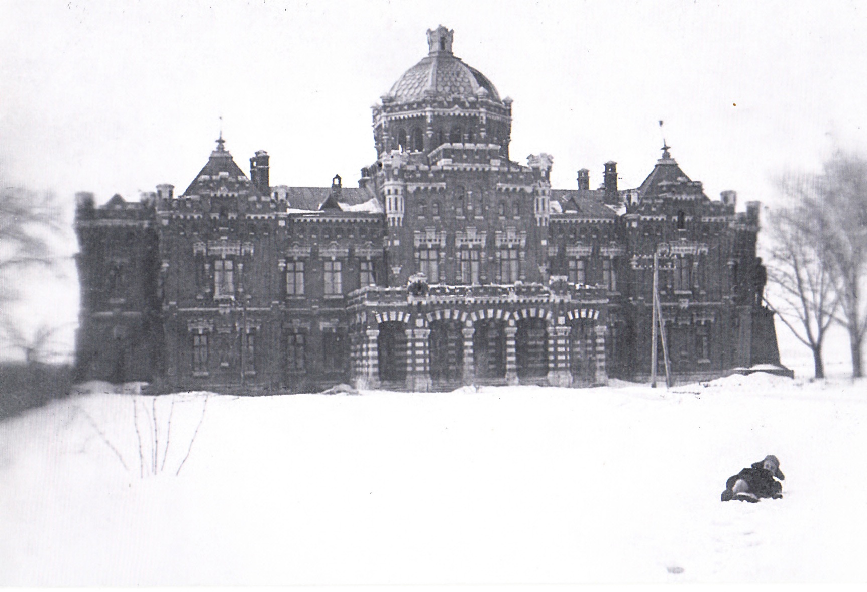 Фото: как выглядел дворец Самариных в селе Приволжье в начале 1950-х